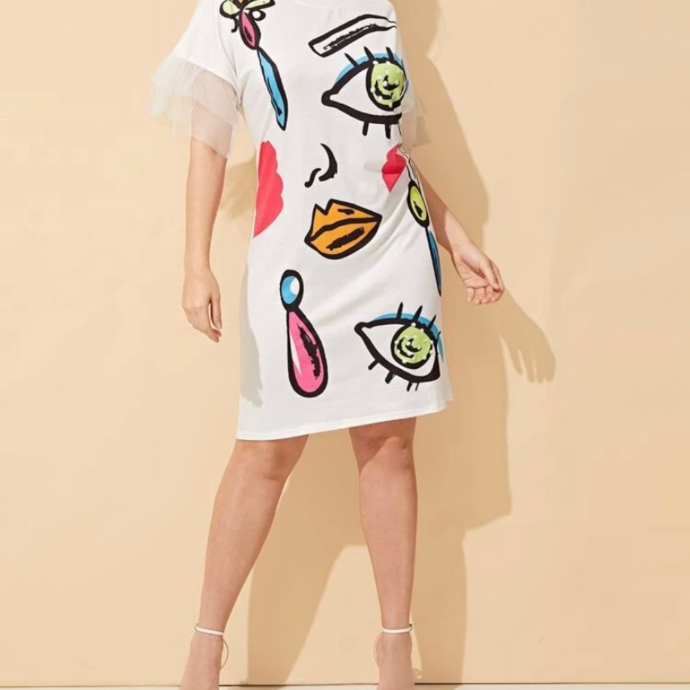 ❌SOLD❌ GIRL EYES & LIP GRAPHIC DESIGN MESH SLEEVES - Picture 3 of 7